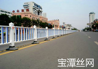 公路隔离栅维护及更换
